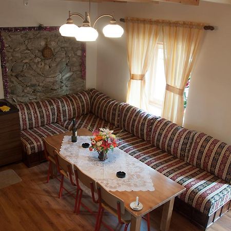 Aste Guesthouse Tropoje Eksteriør billede