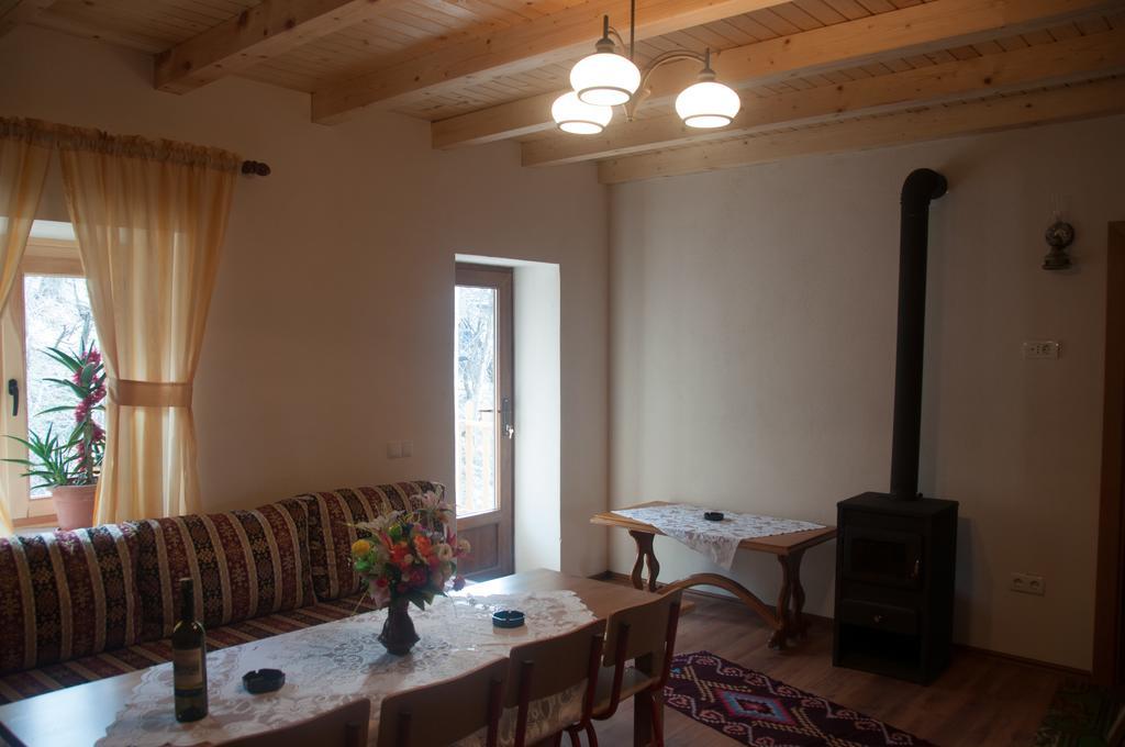 Aste Guesthouse Tropoje Eksteriør billede