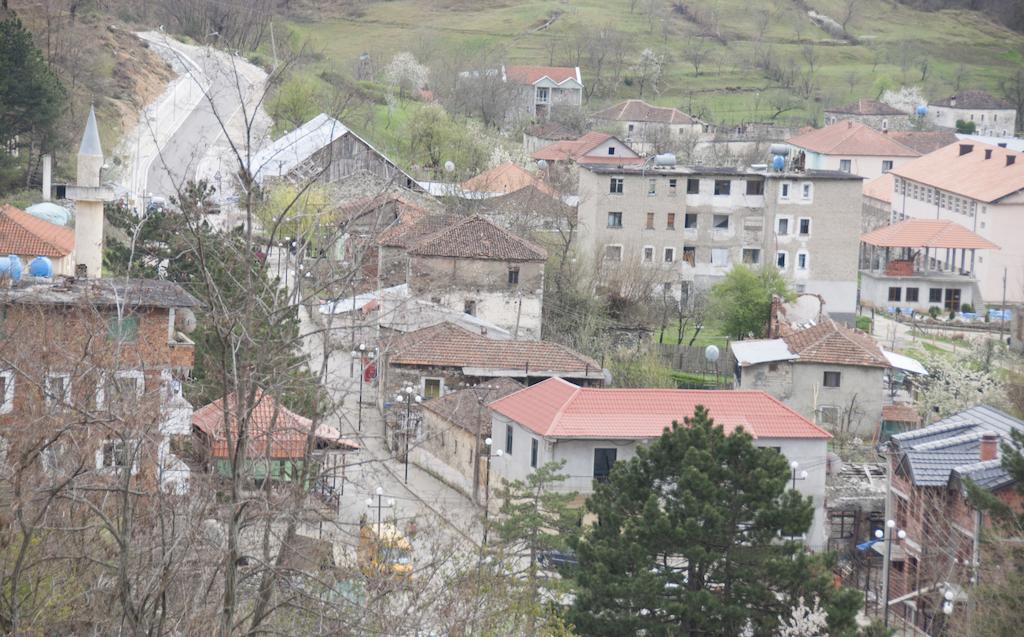 Aste Guesthouse Tropoje Eksteriør billede