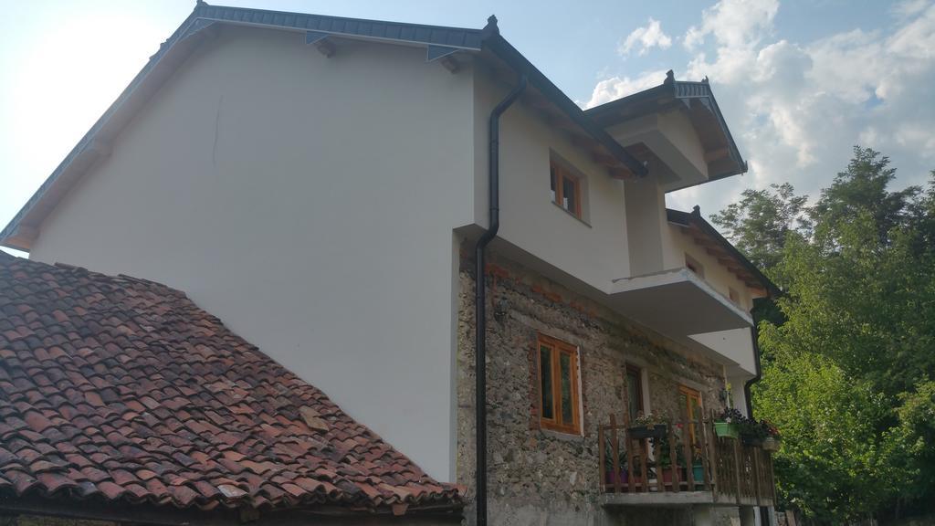 Aste Guesthouse Tropoje Eksteriør billede